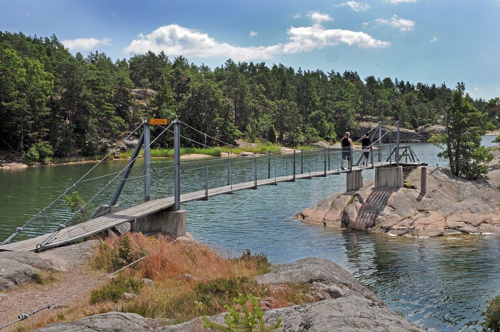 Hängbro i Stendörrens naturreservat, Nyköping